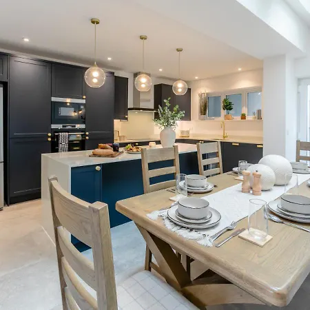 10 Park Avenue - Holiday home *